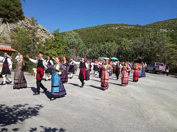 Ο χαρακτήρας της γιορτής στο Μουσείο Μακεδονικού Αγώνα αιτία προβληματισμού της τοπικής κοινωνίας– «Γιατί, δώσαμε χώρο σε άτομα και σωματεία να καπηλεύονται, ό,τι το ιερότερο μας ανήκει…;»