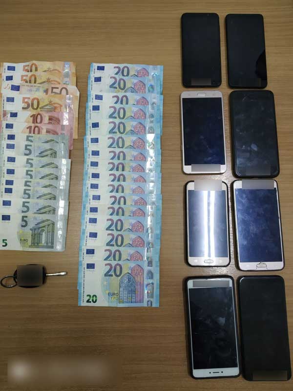 Σύλληψη 19χρονου για παράνομη μεταφορά ατόμων και πλαστογραφία πιστοποιητικών