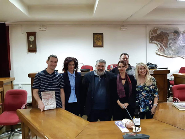 Μαθητές του Γαλλικού σχολείου Lycee A. Briand επισκέφθηκαν τον Δήμο Εορδαίας – Παρουσία τους τα εγκαίνια της έκθεσης «Άξιον Εστί» στο Παλαιοντολογικό Ιστορικό Μουσείου Πτολεμαΐδας