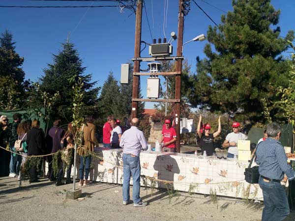Δείτε φωτογραφίες από την Καστανογιορτή στη Δαμασκηνιά Βοΐου