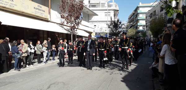 Η Πανδώρα στην έναρξη της παρέλασης (video)