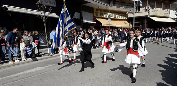 Η παρέλαση της 11ης Οκτωβρίου στην Κοζάνη – Δείτε πολλές φωτογραφίες και βίντεο