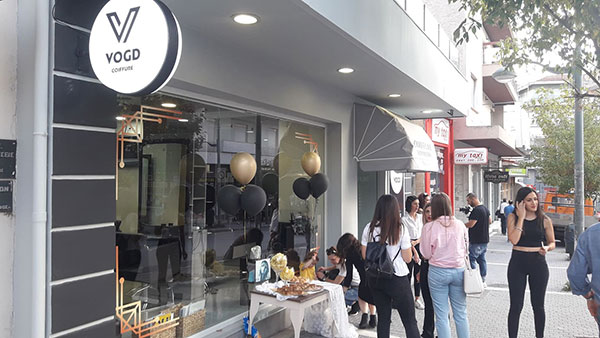 Εγκαίνια για το νέο μπαρμπεράδικο της Κοζάνης   Vogd barber και γενέθλια για το αντικρινό Vogd Coiffure