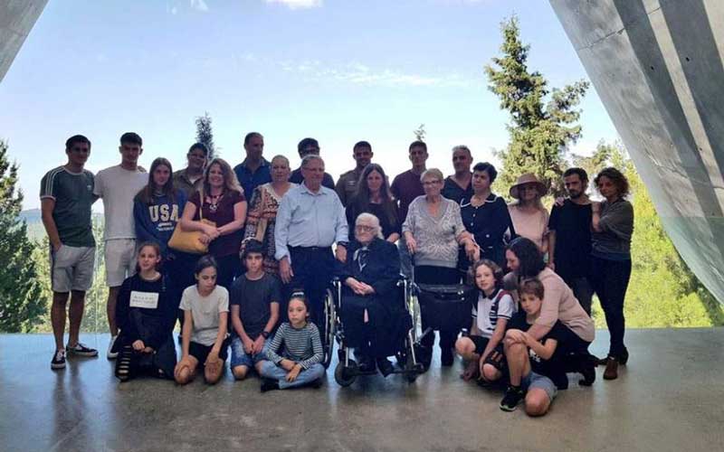 Η συγκινητική επανένωση της 92χρονης Ελληνίδας με τους Εβραίους που έσωσε στη Κατοχή