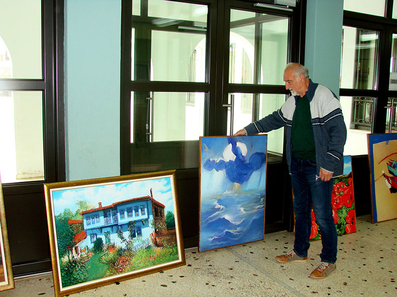 Δωρεά έργων του σιατιστινού ζωγράφου Κώστα Ντιό στο γυμνάσιο “Γεώργιος  Παπαγεωργίου”
