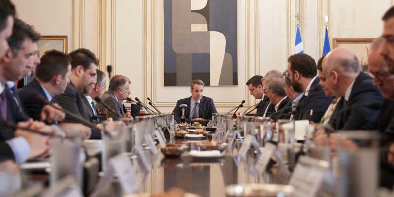 Ο Μητσοτάκης τα έψαλε στους περιφερειάρχες: Δείξτε αλληλεγγύη προς τα νησιά για το προσφυγικό