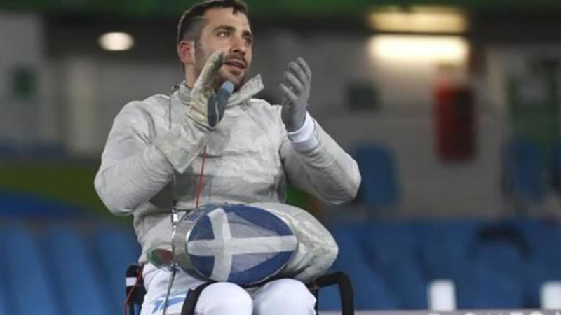 Χρυσό μετάλλιο για τον Έλληνα Πάνο Τριανταφύλλου στην ξιφασκία με αμαξίδιο