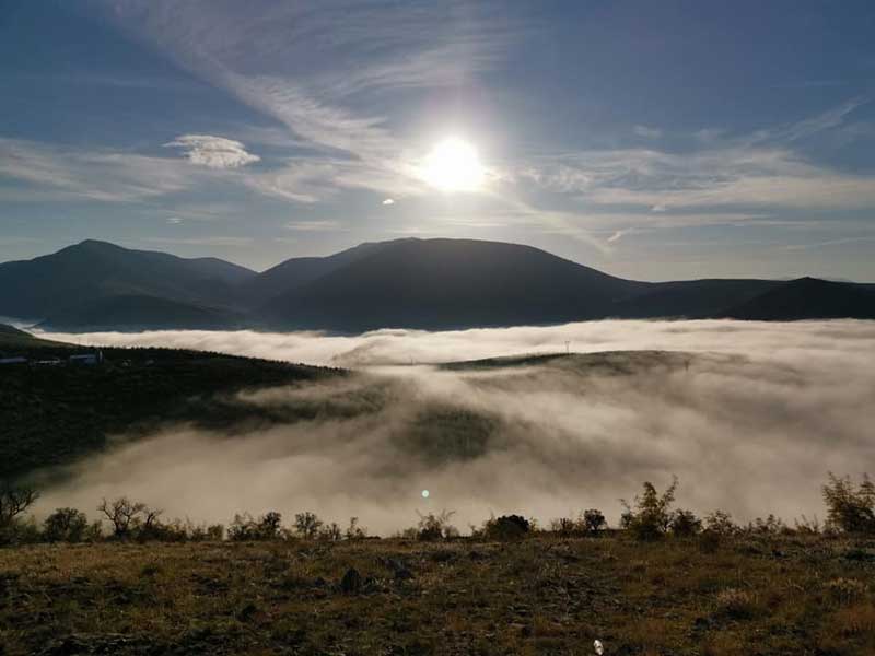 Σιάτιστα, Γέρανεια, Άγιοι Θεόδωροι-Τοπίο μέσα στην ομίχλη με θέα από ψηλά (φωτογραφίες-video)