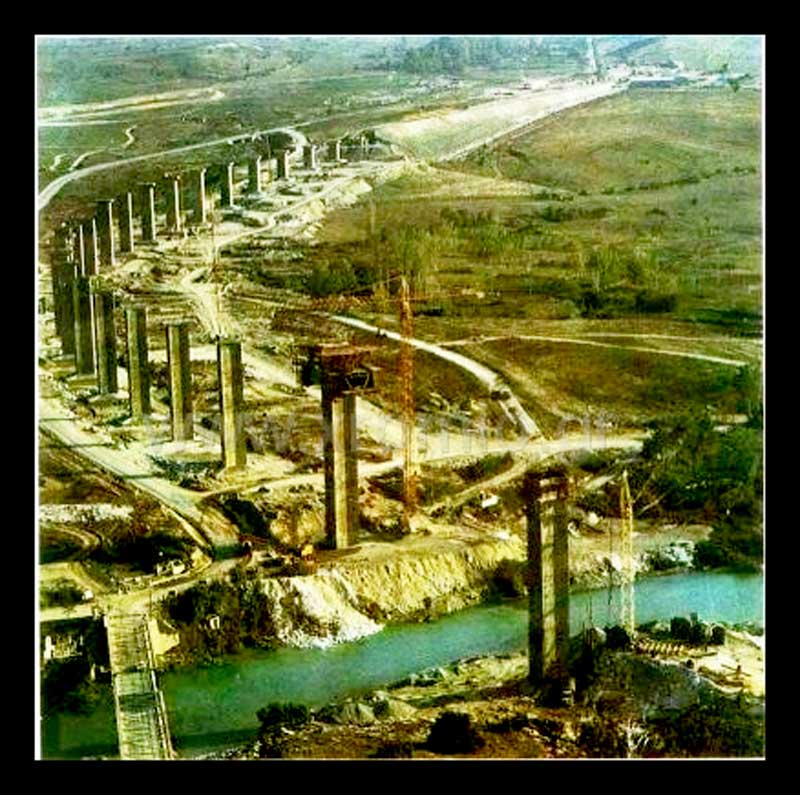Με εννιά νεκρούς εργάτες και δεκάδες σακατεμένους «θεμελίωσε» ο «αρχιμάστορας» το Φράγμα Πολυφύτου και τη Γέφυρα Σερβίων