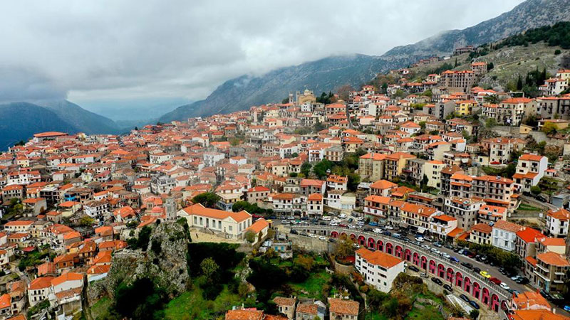 Η πληρότητα των ξενοδοχείων σε Σαμαρίνα, Βασιλίτσα και Καστοριά – Οι τιμές σε Πρέσπες, Νυμφαίο και Γρεβενά