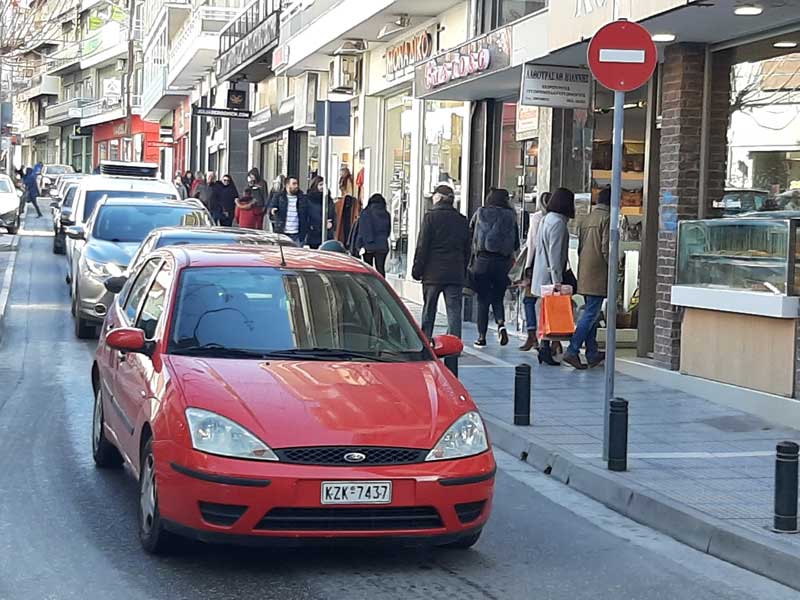 Αυξημένη η εμπορική κίνηση στα καταστήματα της πόλης