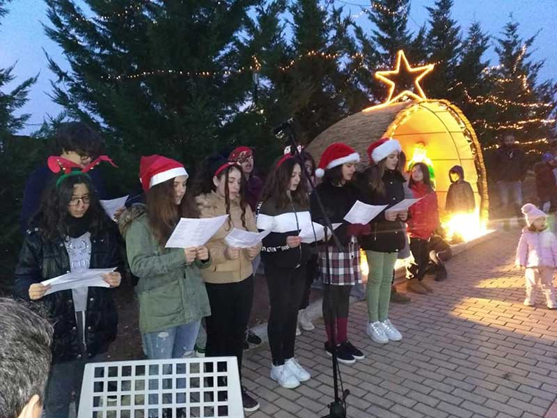Η χορωδία του Καλλιτεχνικού Γυμνασίου Κοζάνης στην γιορτή του Νέου Κλείτους