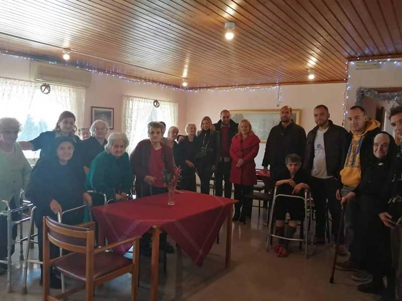 Μέλη της δημοτικής κοινότητας Κοζάνης στο Γηροκομείο της Κοζάνης