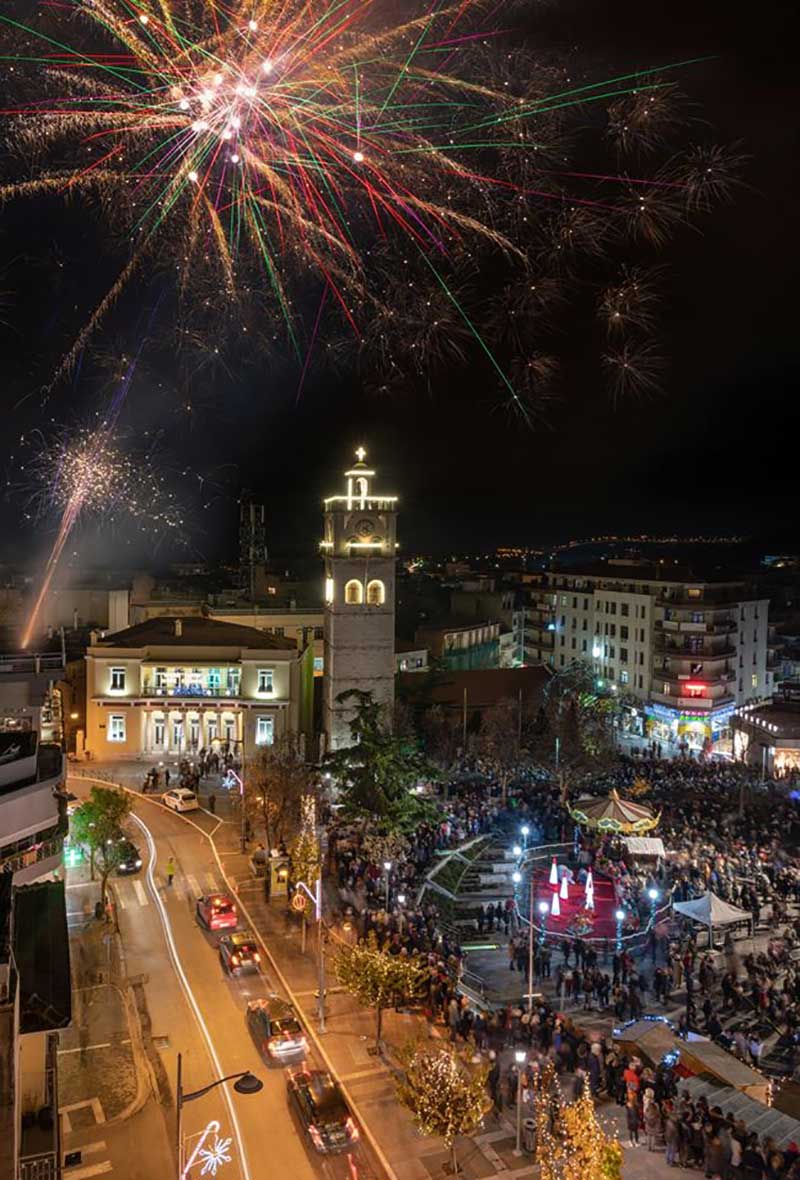 Η φωτογραφία της ημέρας:Κάπως έτσι ξεκινά η μαγεία των Χριστουγέννων στην Κοζάνη από το φακό του Αργύρη Καραμούζα