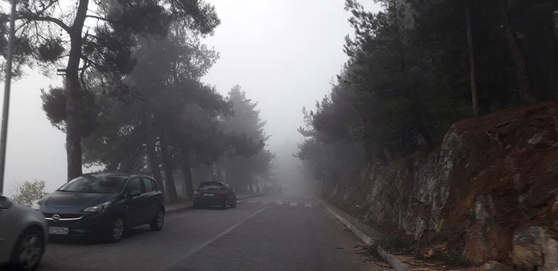 Πρωινές φωτογραφίες από την Κοζάνη μέσα στην ομίχλη