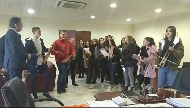 Ποντιακά κάλαντα στην Περιφέρεια Δυτικής Μακεδονίας, από το 4ο Γενικό Λύκειο Κοζάνης (video)