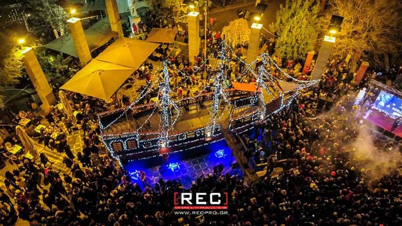 Η Πτολεμαΐδα φόρεσε τα γιορτινά της – Ο κόσμος γέμισε τους δρόμους