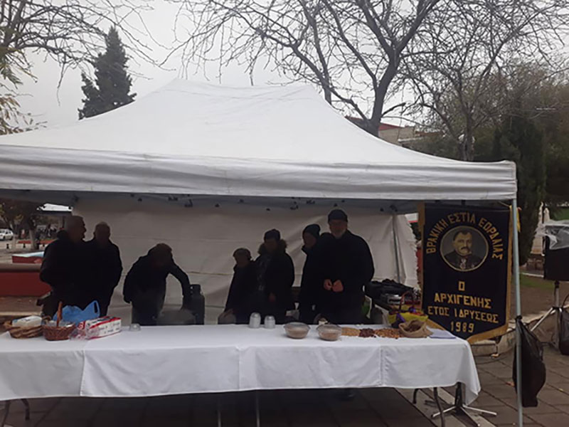 Νόστιμη “Βαρβάρα” κερνούν τα μέλη της Θρακικής Εστίας Εορδαίας στην κεντρική πλατεία Πτολεμαΐδας