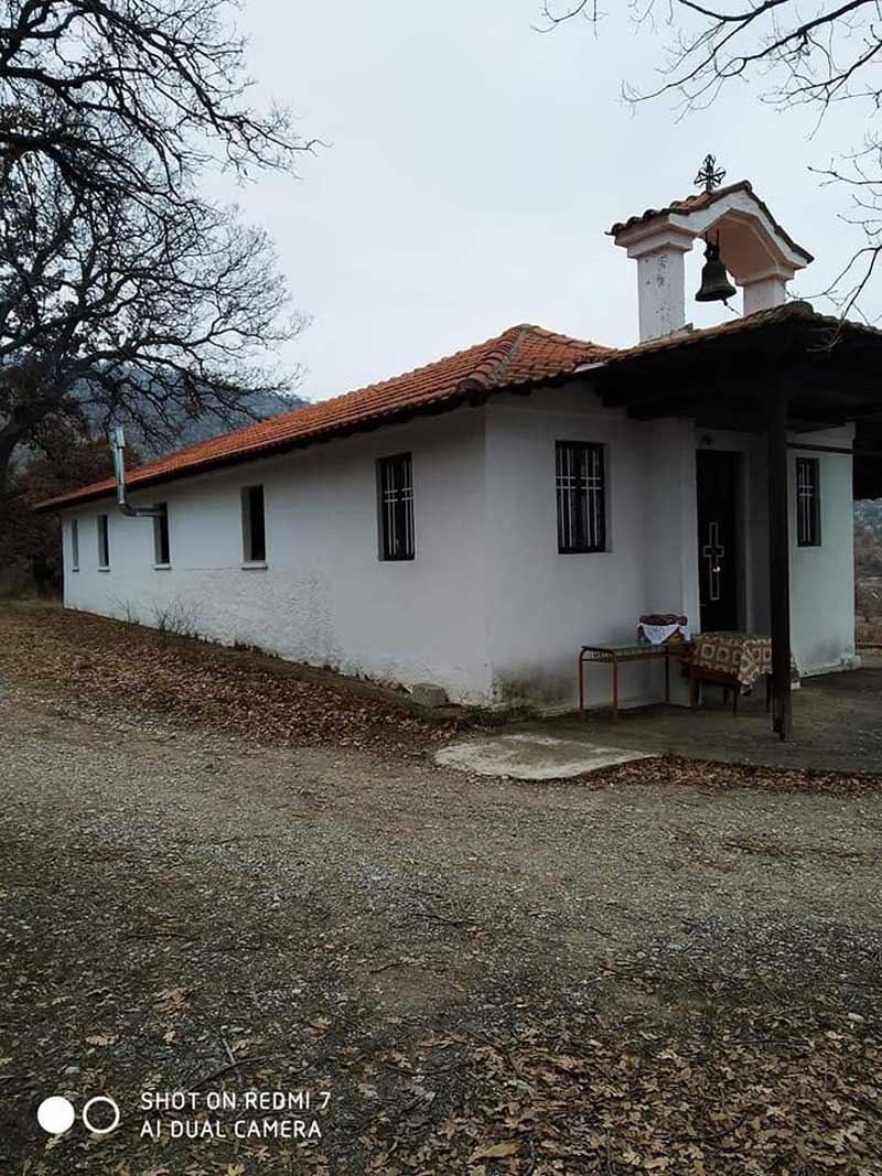 Μικρόκαστρο: Εορτή του Αγίου Αθανασίου-Δέκα αρνιά σούβλας μοιράστηκαν στο Εκκλησίασμα