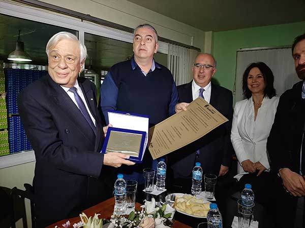 Επίτιμος πρόεδρος ΑΣΕΠΟΠ ο Προκόπης Παυλόπουλος -ΠτΔ: “Δεν θα μείνω χωρίς δουλειά…”-Τιμητική πλακέτα από το συνεταιρισμό ΔΗΜΗΤΡΑ
