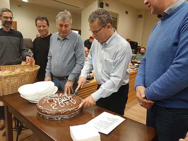 Κοπή της πρωτοχρονιάτικης πίτας για το δημοτικό συμβούλιο Κοζάνης – Φλουρί κέρδισαν ο Νόντας Στολτίδης και ο Γιάννης Μυροφορίδης