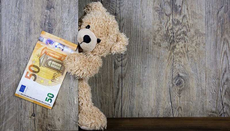 Προς ολική επαναφορά το επίδομα των 500 ευρώ σε τρίτεκνους και πολύτεκνους