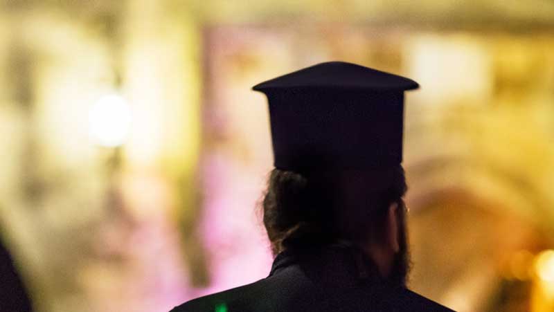 Ιερέας από τα Γρεβενά συνελήφθη για εκδικητική πορνογραφία μετά από καταγγελία Λαρισαίας
