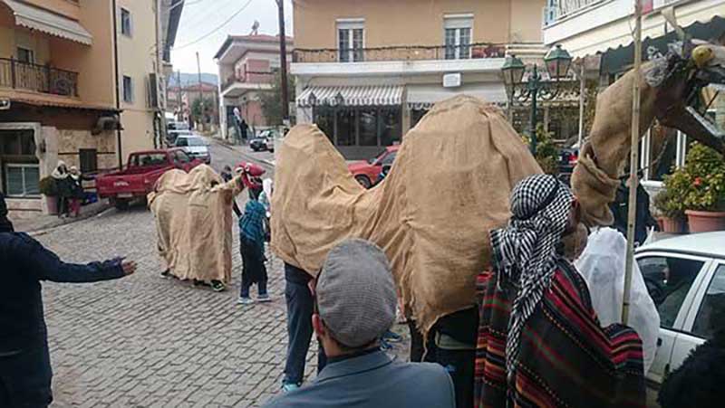 Τα Λουγκατσάρια Αιανής στην πλατεία της Κοζάνης