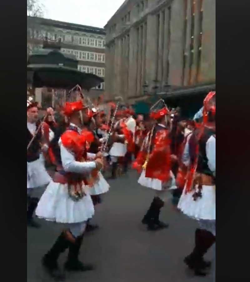Οι Μωμόγεροι στο Düsseldorf της Γερμανίας