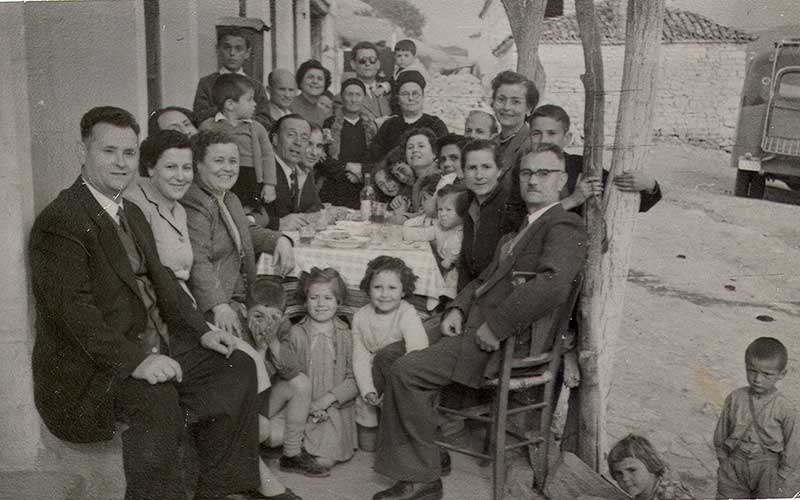 “Στχειά κι ζωντανά” της Ματίνας Τσικριτζή Μόμτσιου