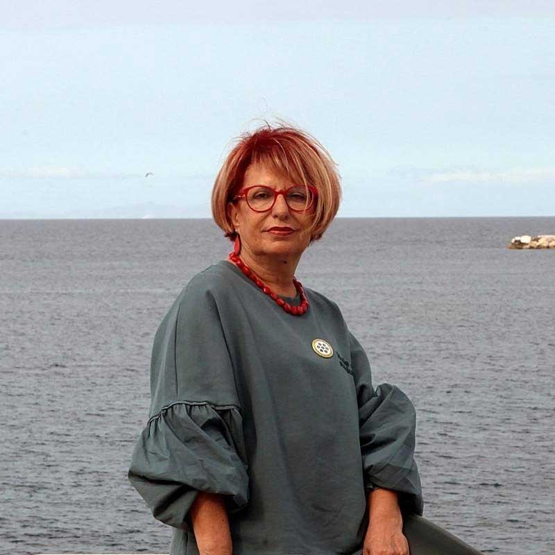 Η Νατάσα Μπομπολακη κατηγορεί το δήμαρχο  Βοΐου για παντελή έλλειψη μέριμνας στο θέμα των αδέσποτων