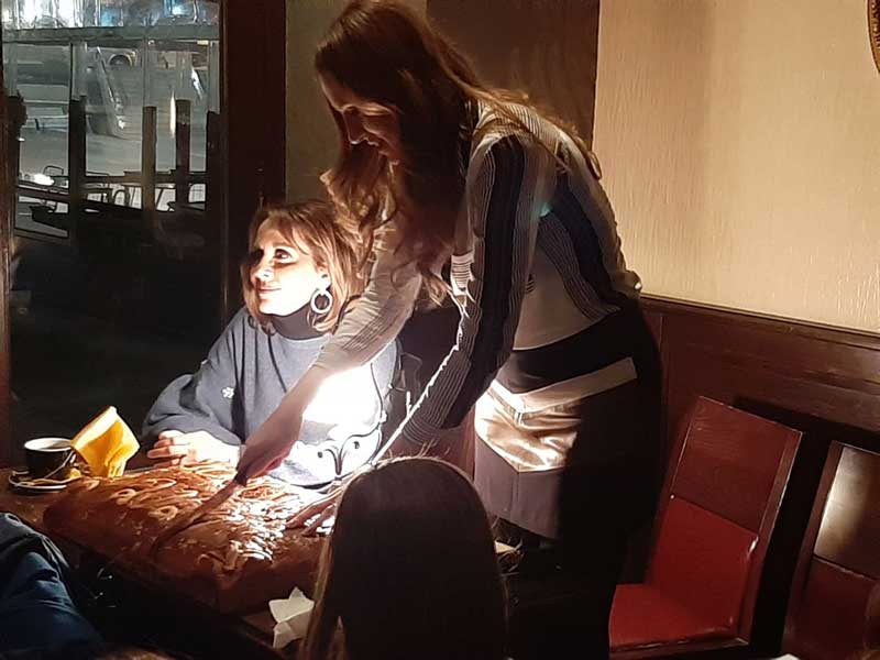 Το λογοτεχνικό περιοδικό “Παρέμβαση” έκοψε την πρωτοχρονιάτικη πίτα του παρουσία φίλων του λόγου και της τέχνης
