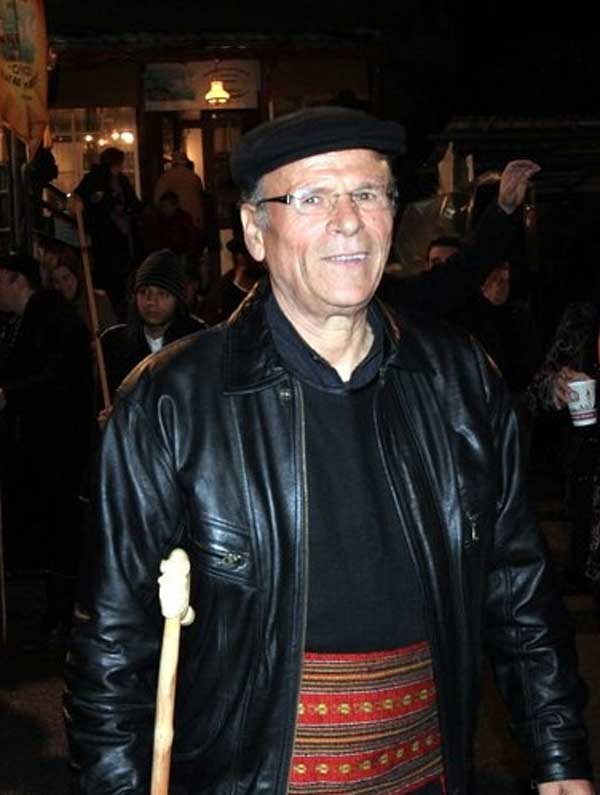 Ο φανός “Πηγάδ’ απ΄το Κεραμαργιό” στηρίζει το Σύλλογο Ηλιαχτίδα προς τιμήν της μνήμης του Σάκη Παπαβασιλείου