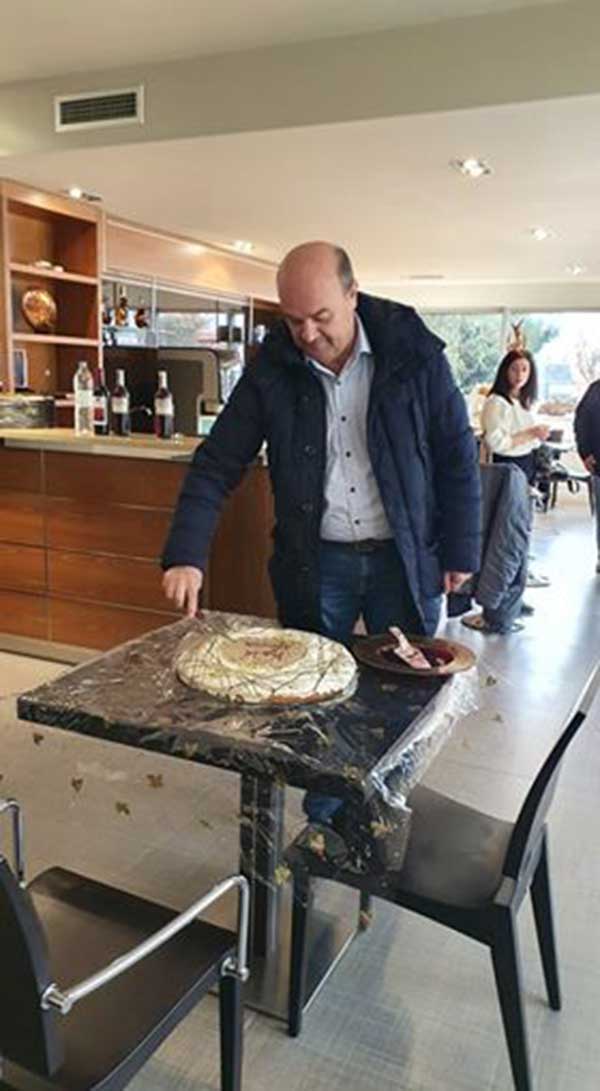 Η Τεχνομπετόν Κοζάνης ΑΕ έκοψε την πρωτοχρονιάτικη πίτα της