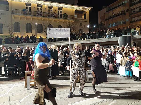 “Μερικοί το προτιμούν.. σβηστό”, ένα θεατρικό παρωδία του αντικαπνιστικού νόμου από το φανό “Αη Δημήτρης”