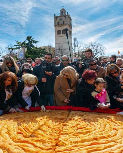 Η φωτογραφία της ημέρας: Το μεγαλύτερο κιχί  στο βιβλίο των ρεκόρ Γκίνες… με θέα το Big Ben !!! .