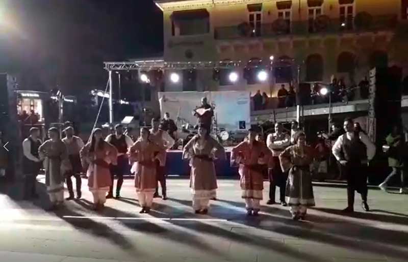 Ακούστε την κυπριακή μαντινάδα: “Τους Φίλους της Παράδοσης κάνεις δεν τους εφτάνει..”