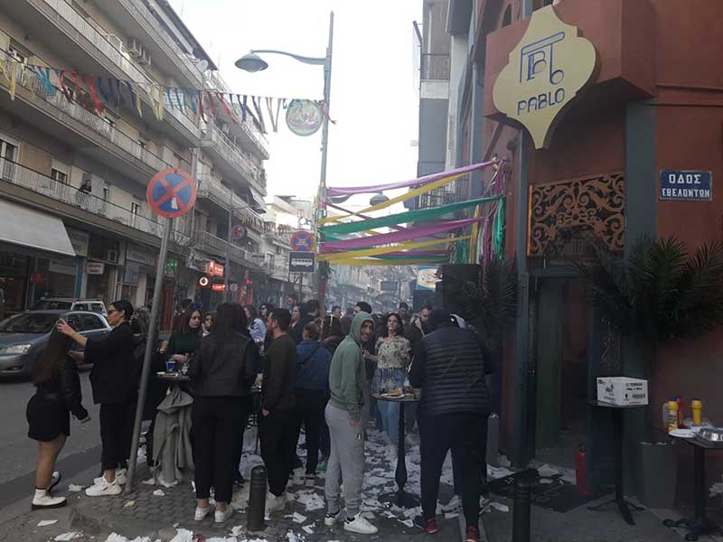 Τρελό αποκριάτικο γλέντι στο Pablo στην οδό Παύλου Μελά