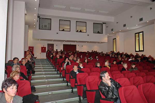 Πραγματοποιήθηκε η ημερίδα με θέμα την αιθαλομίχλη και πόσο επηρεάζεται η υγεία μας από τη χρήση ξυλοκάρβουνου, την Κυριακή 16/2 στα Σέρβια