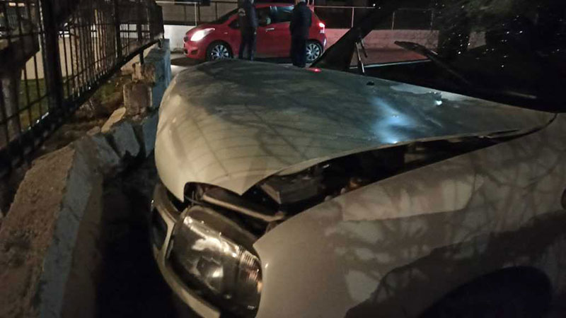 Άρδασσα Εορδαίας: Νεκρός οδηγός που καρφώθηκε σε περίφραξη- Πιθανότατα έπαθε ανακοπή (φωτογραφίες-βίντεο)