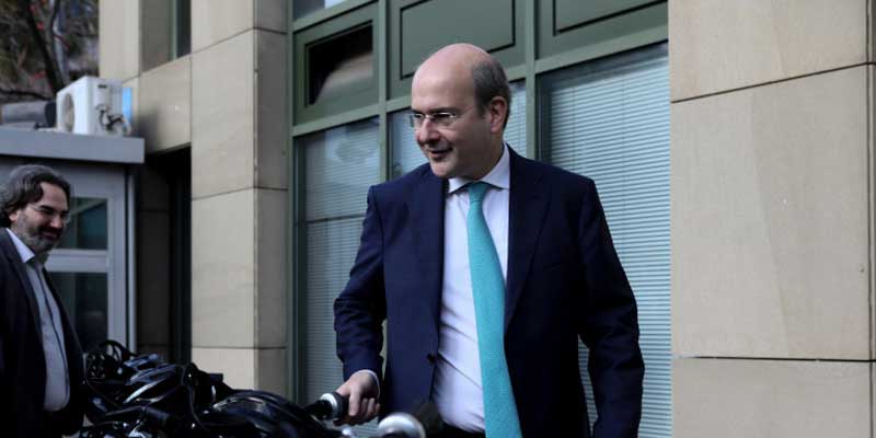 Χατζηδάκης: Κανένας επενδυτής δεν θέλει να ακουμπήσει τον λιγνίτη-Στο 35% το μερίδιο των ΑΠΕ έως το 2030