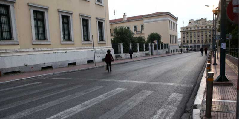 Απαγόρευση κυκλοφορίας: Νέες διευκρινίσεις Χαρδαλιά για τις βεβαιώσεις – Πιο αυστηρά τα μέτρα από αύριο