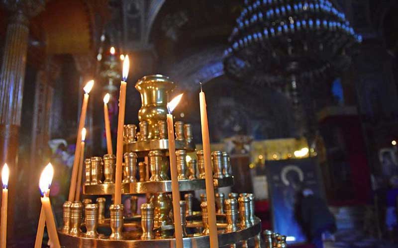 Με 25 άτομα στις εκκλησίες Χριστούγεννα, Πρωτοχρονιά και Θεοφάνεια-Επιτρέπονται οι συναθροίσεις 9 ατόμων μόνο σε τρεις ημερομηνίες