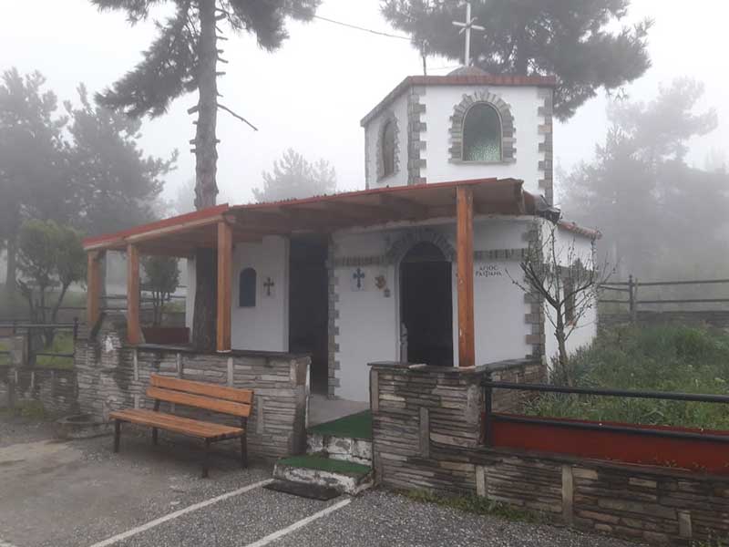 Πανηγυρίζει ο Άγιος Ραφαήλ απέναντι από το Ζήνο