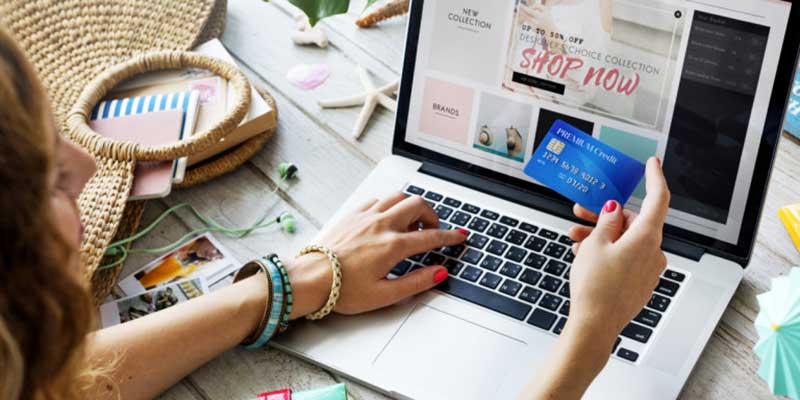 E-shops: Τι αγοράζουν οι Ελληνες στην καραντίνα – Αυτό το προϊόν έχει αύξηση στη ζήτηση 2.675% (και δεν είναι αντισηπτικά)