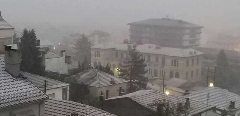 Πρωινές φωτογραφίες από την χιονισμένη Φλώρινα