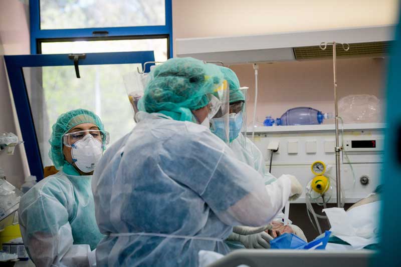 Κορονοϊός: Νεκρός 90χρονος στο Ρίο – 137 οι θάνατοι στην Ελλάδα