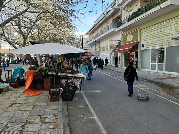 Η Περιφέρεια Δυτικής Μακεδονίας δίπλα στους εκθέτες της λαϊκής αγοράς της Κοζάνης -Αγόρασε τα προϊόντα και τα διαθέτει για κοινωνικούς σκοπούς