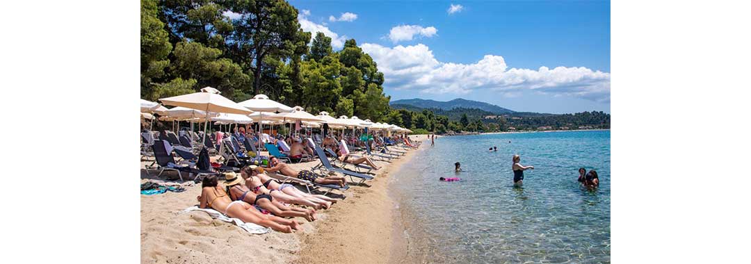 Κορωνοϊός: Το φως του ήλιου, η υγρασία και η ζέστη αποδυναμώνουν τον ιό, σύμφωνα με έρευνα