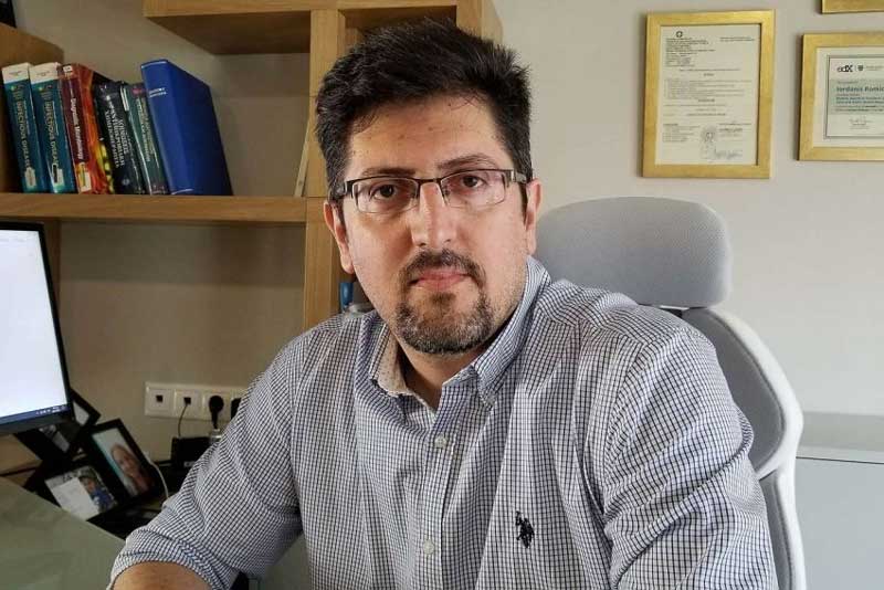 Ο Ιορδάνης Ρωμιόπουλος στην Καστοριά μετά τα πέντε κρούσματα – «Δεν χρειάζεται πανικός, αλλά υπευθυνότητα»
